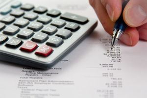 Analyzing_Financial_Data