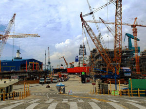 hyundai_heavy_industries_ship_yard_south_korea