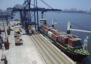 Ship-to-shore crane