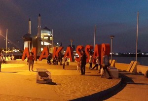 MakassarSeafrontSign