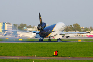 UPS plane