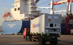 star-cool-reefers-being-loaded